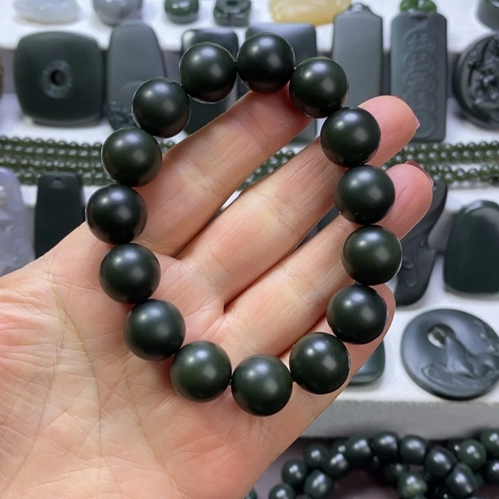 和田玉未镶嵌珠宝奇石