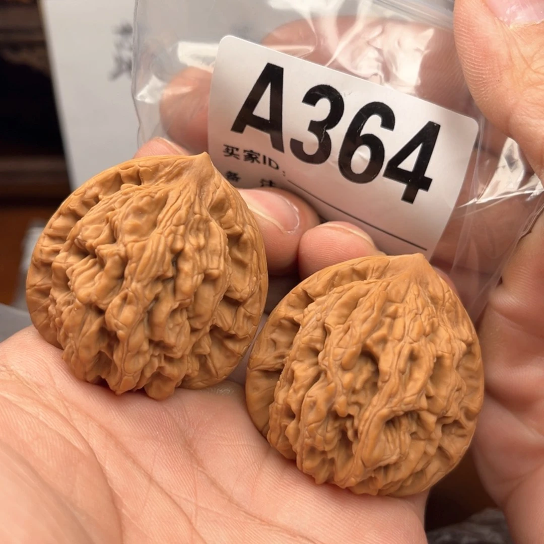 文玩核桃把件42麦穗虎头