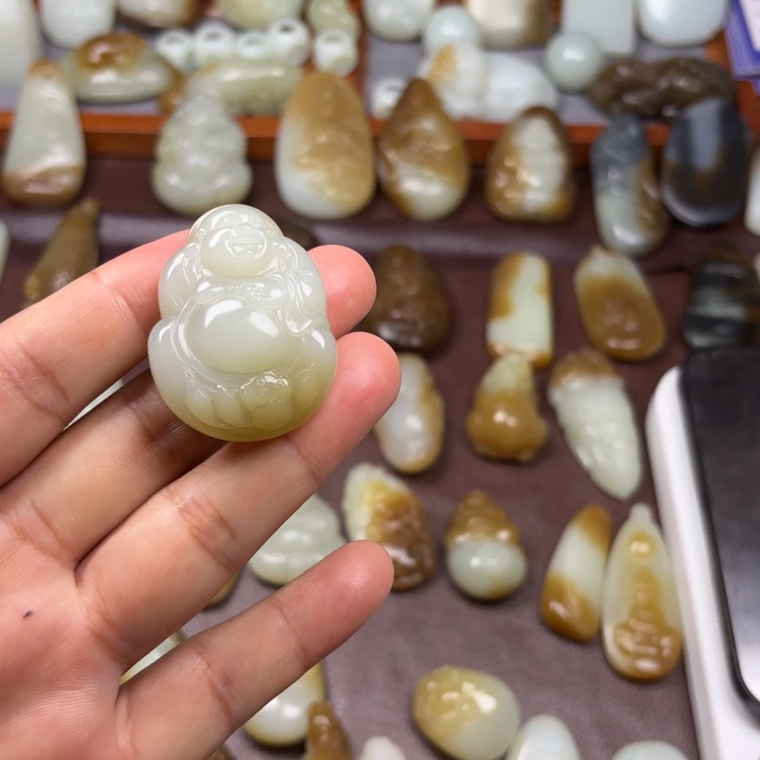 和田玉（糖玉）未镶嵌颈饰
