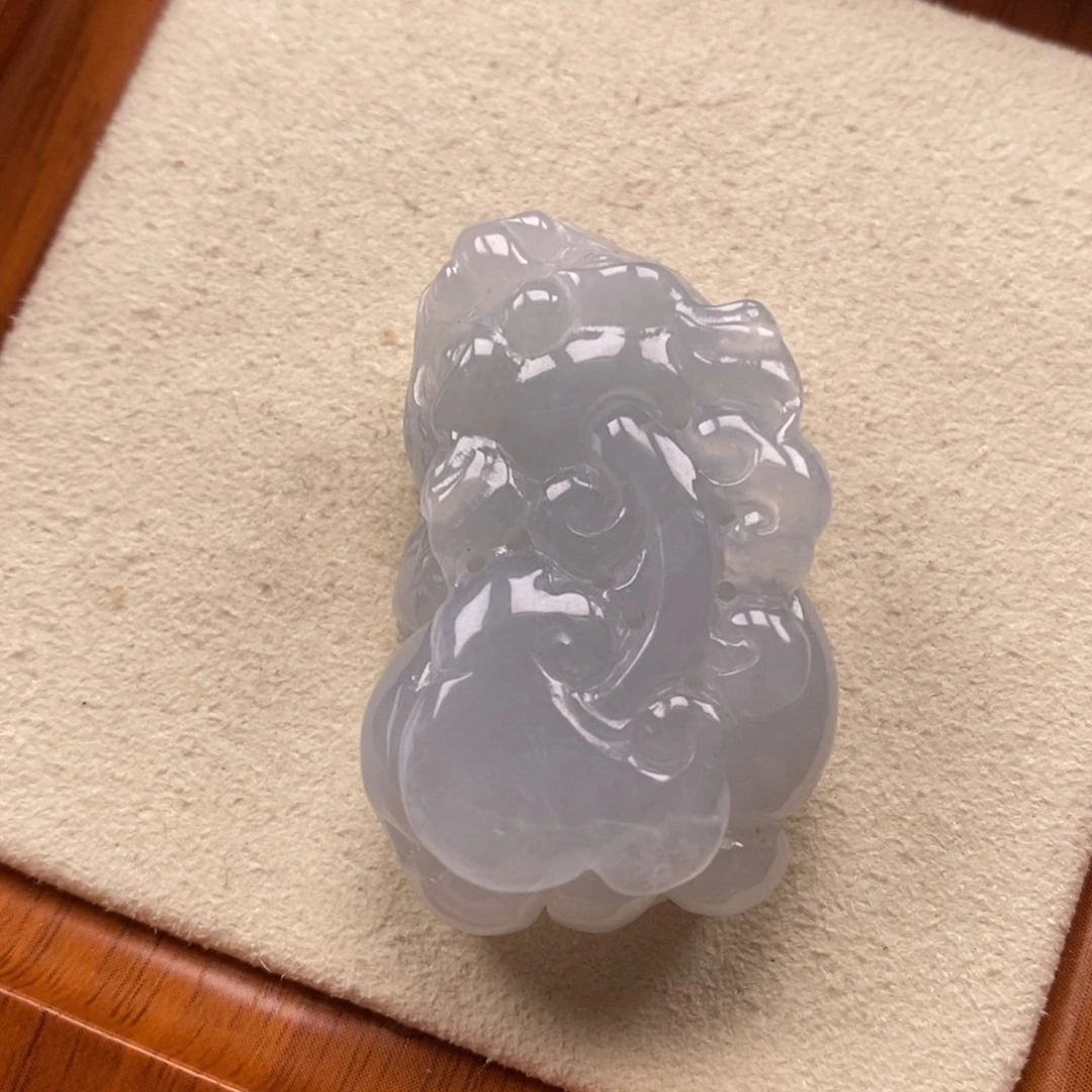 翡翠未镶嵌颈饰如意貔貅