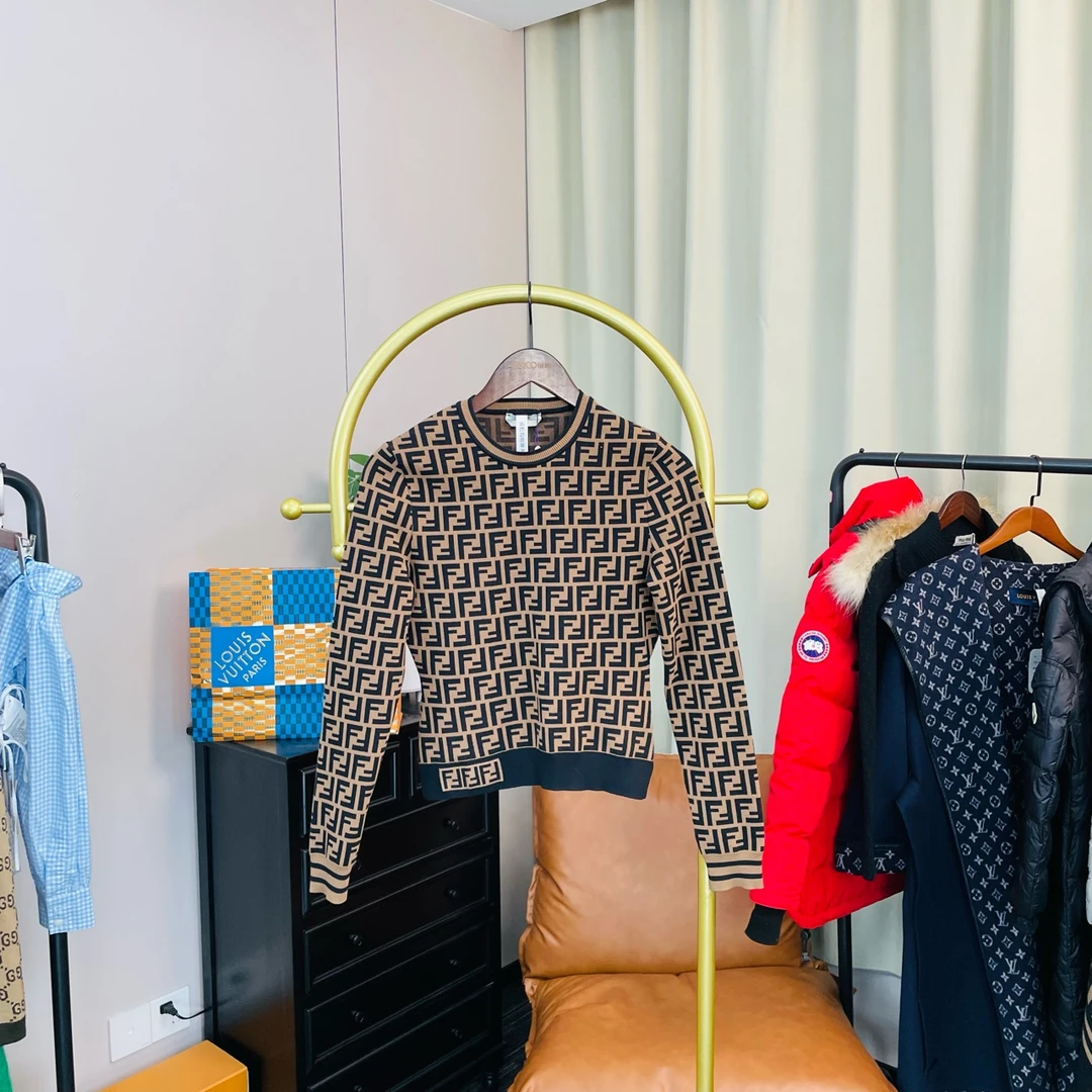 99新 FENDI/芬迪 棕色满印针织卫衣38码