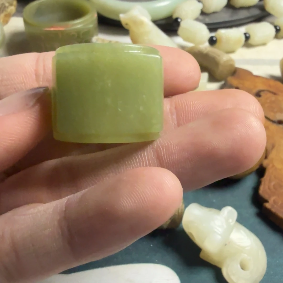 和田玉（糖玉）未镶嵌挂件