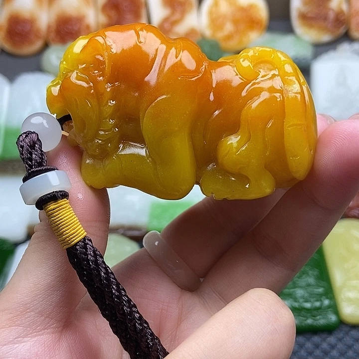 石英质玉合金颈饰