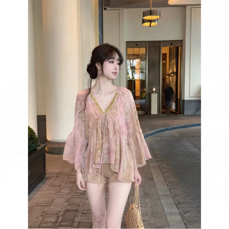 温柔风v领韩系仙气上衣女2025早春新款显白清冷感亮片碎花雪纺衫