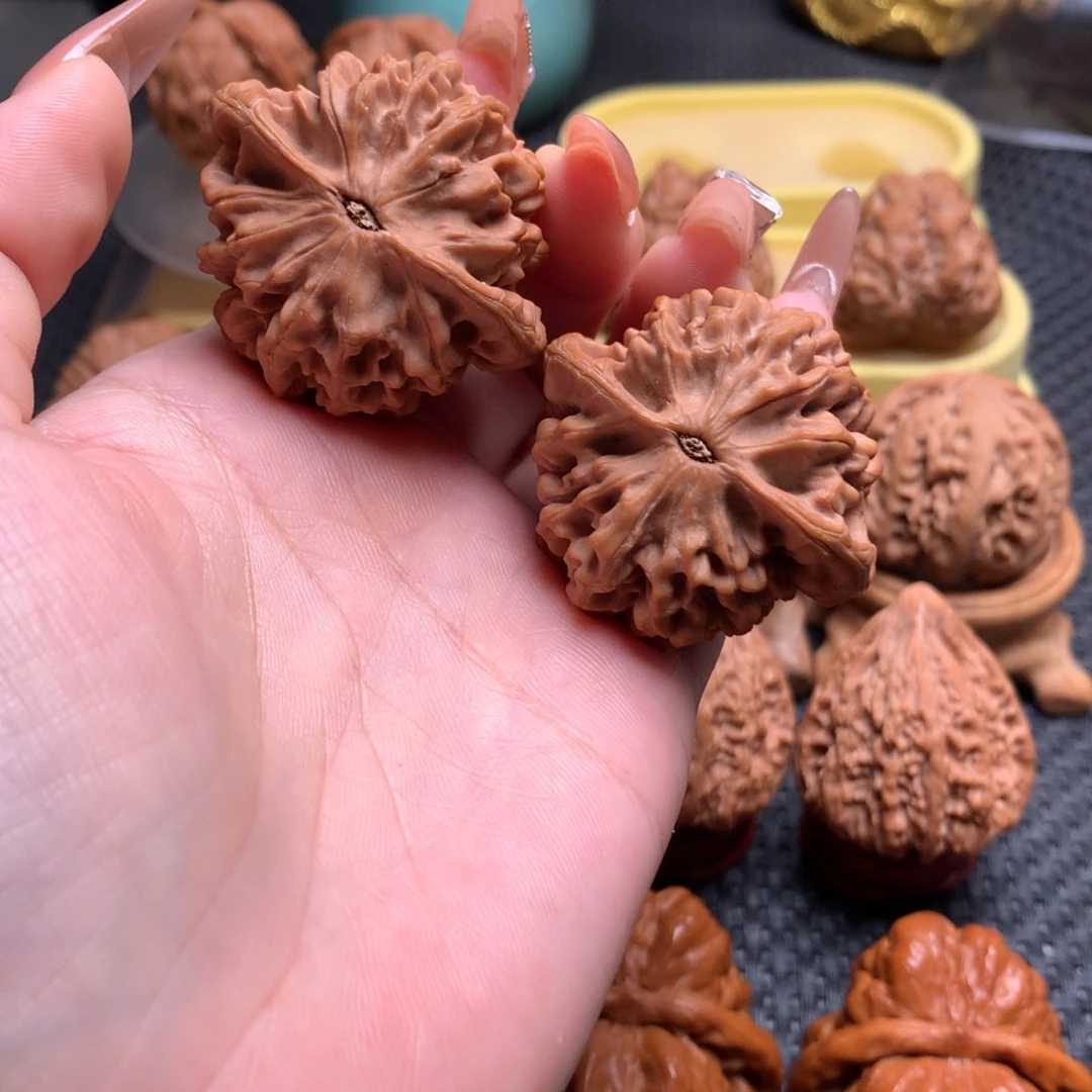 彬****把件文玩核桃40.5秦闷
