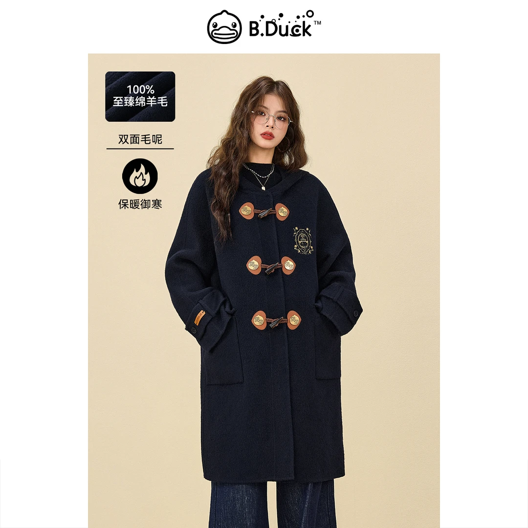B.Duck小黄鸭乡村萌宠乐园系列2025年拼皮牛角扣100%绵羊毛呢大衣