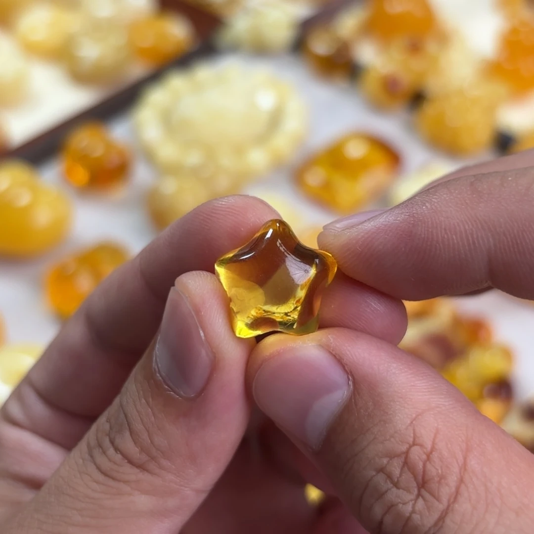 未镶嵌琥珀裸石S****寶星星