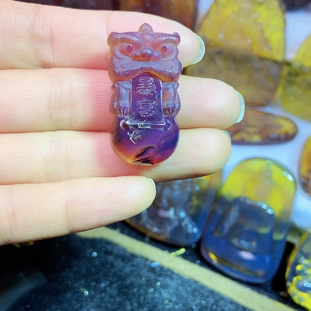 琥珀颈饰未镶嵌暴富