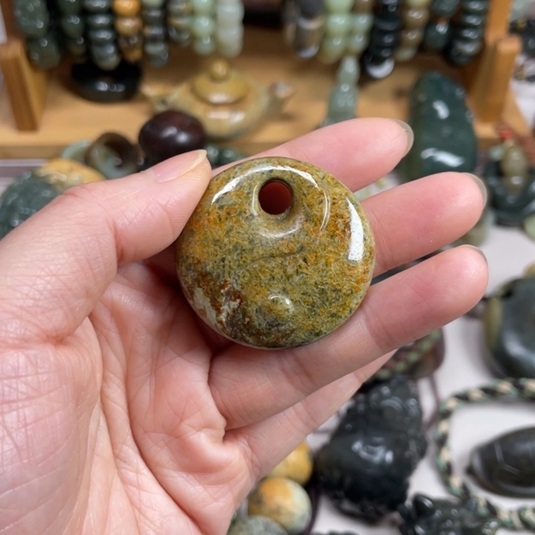 【闪购商品】未镶嵌岫岩河磨玉（透闪石质玉）挂件