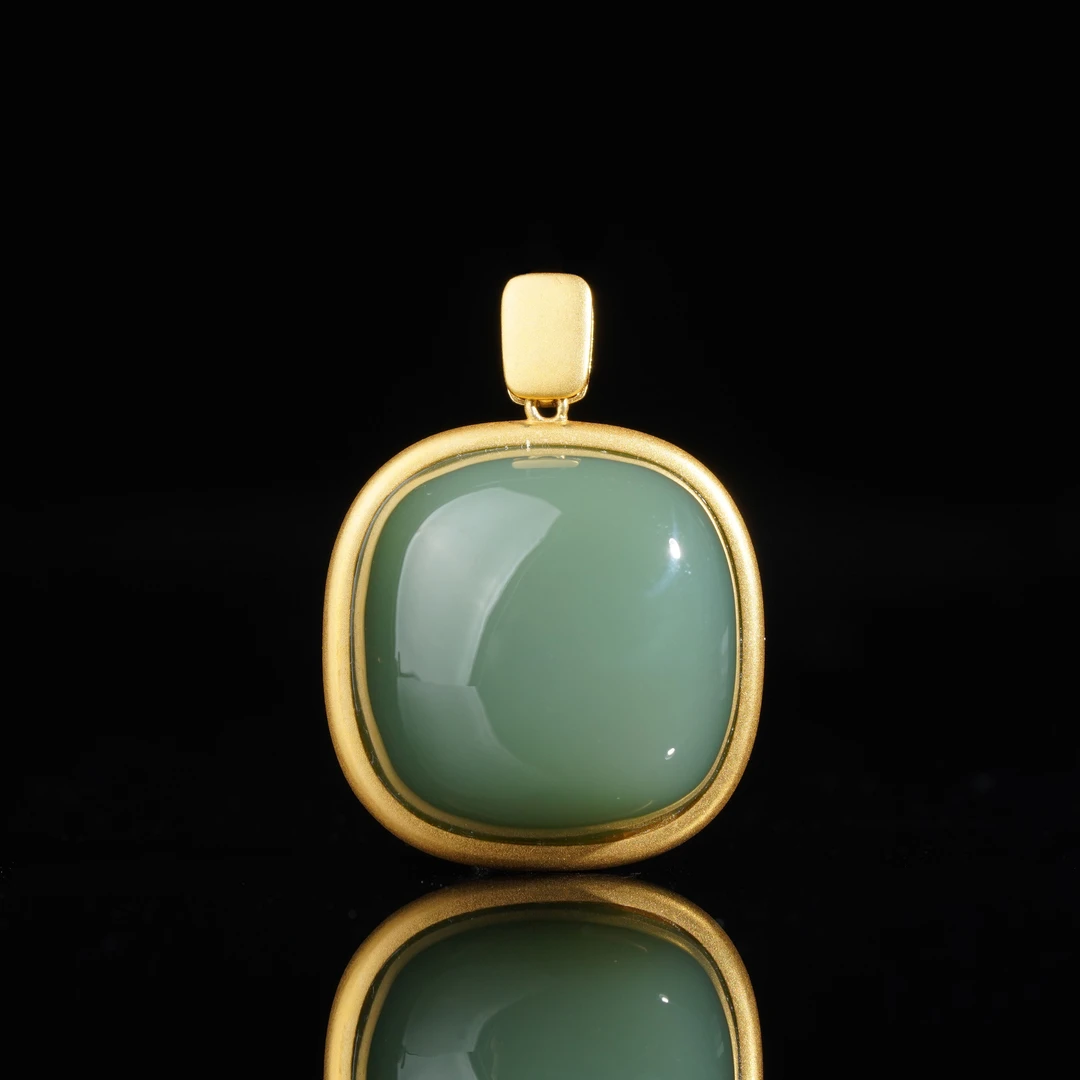 【慧子臻选】18k金和田玉瓷蓝方糖吊坠 21*21*10mm 不含链 Y01