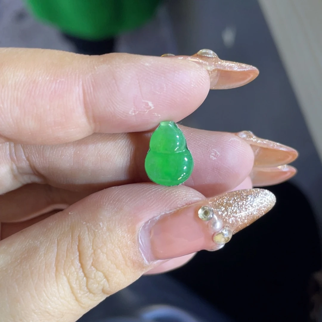 翡翠颈饰未镶嵌葫芦