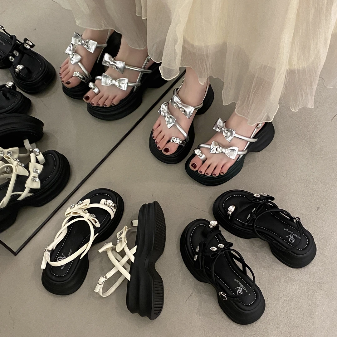 贾不假凉鞋女款2025夏季新款外穿超火厚底绝美夏天配裙子罗马凉鞋