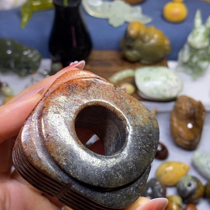 岫岩河磨玉（透闪石质玉）未镶嵌把件