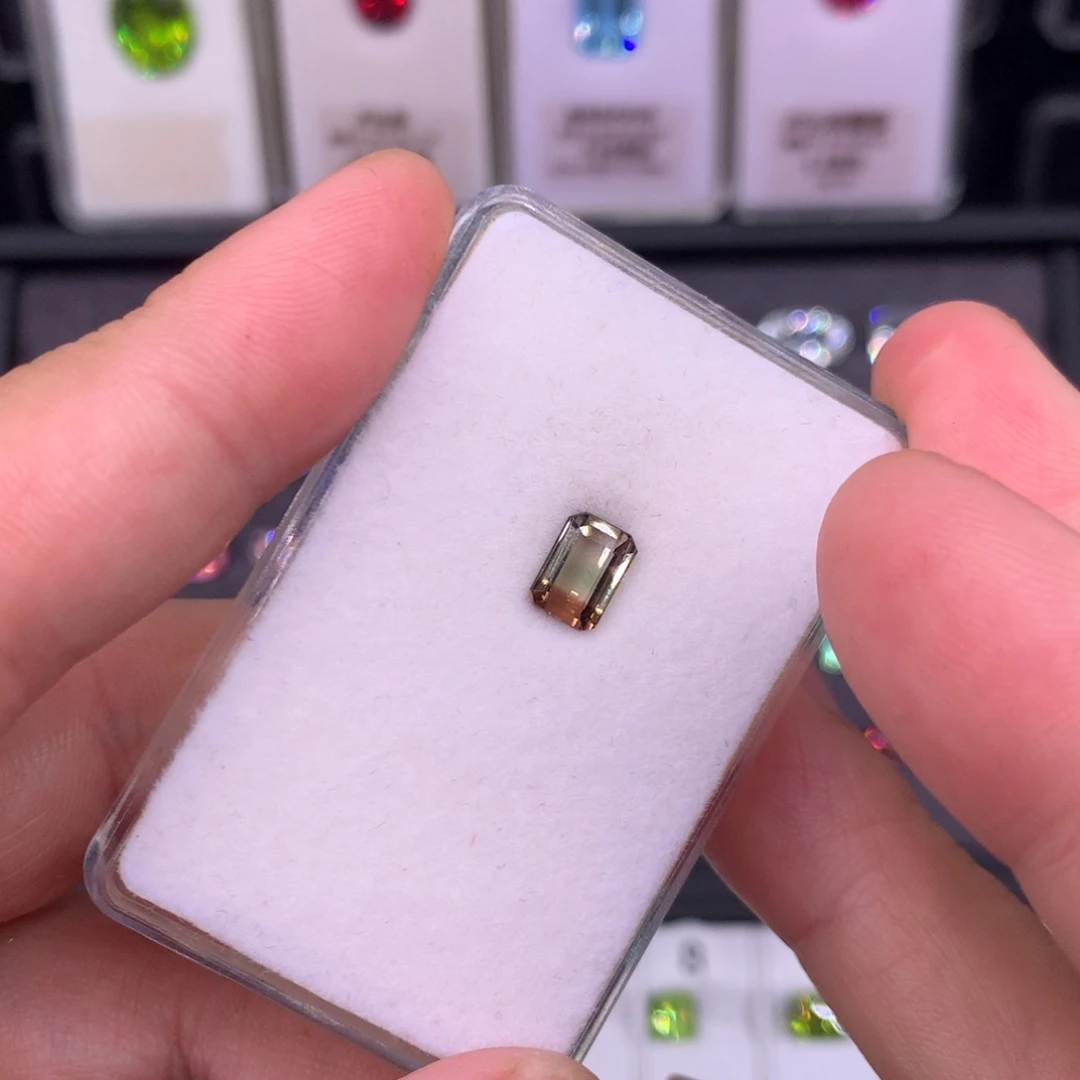 未镶嵌双色碧玺1.44克拉