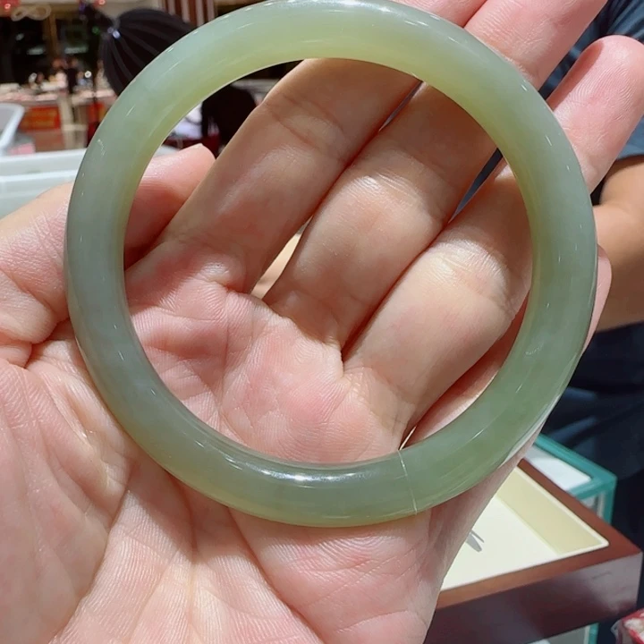 未镶嵌手镯和田玉332