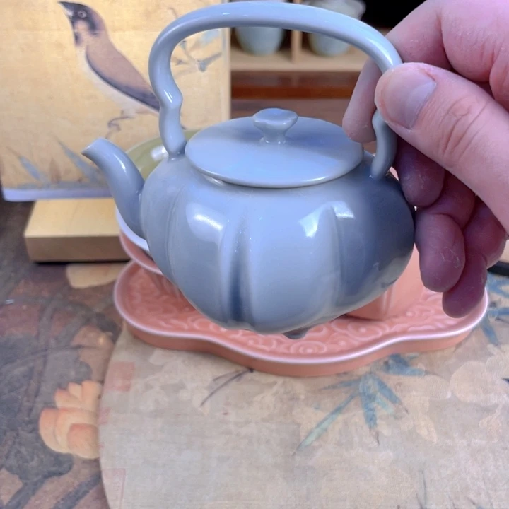 瑕丁香提梁壶天青有瑕疵介意慎拍