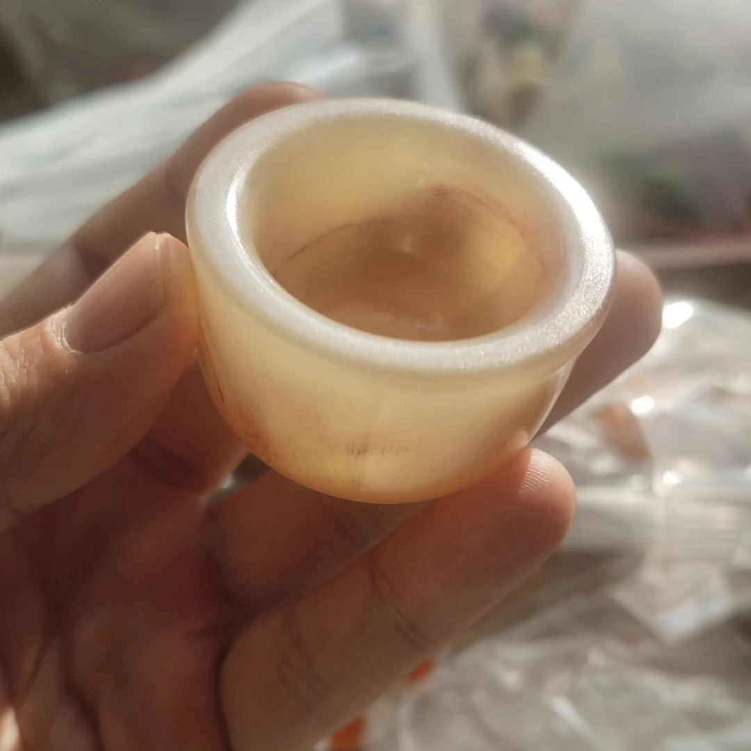 今日福利品-天然藏羊角带血丝杯子一个