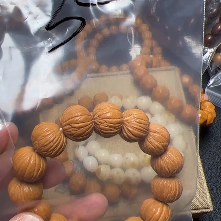 猴头核桃手串据咯