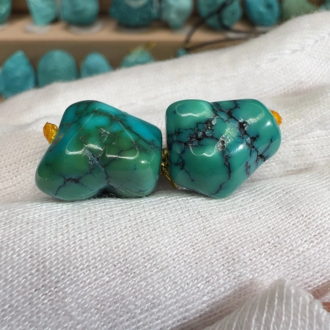 绿松石配饰未镶嵌