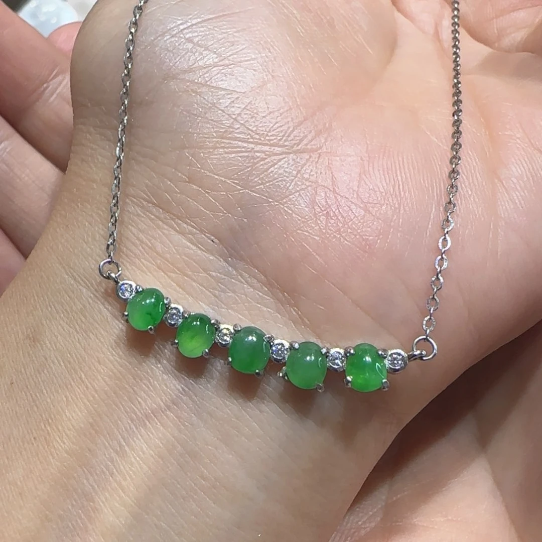 翡翠未镶嵌颈饰蛋面套连