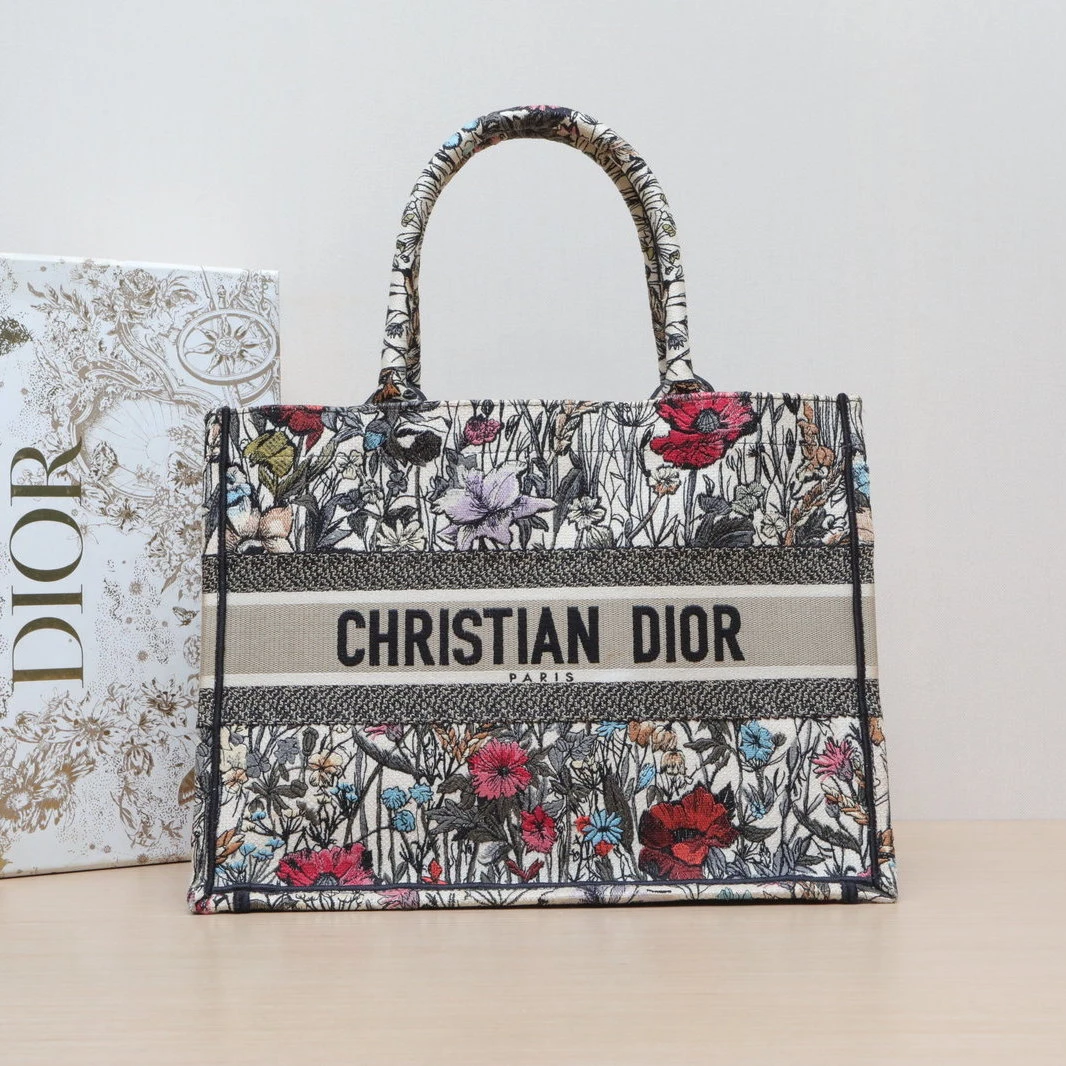 95新 DIOR/迪奥 【双双】Book Tote 中号 36 繁花刺绣