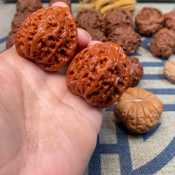 文玩核桃把件买***?核桃