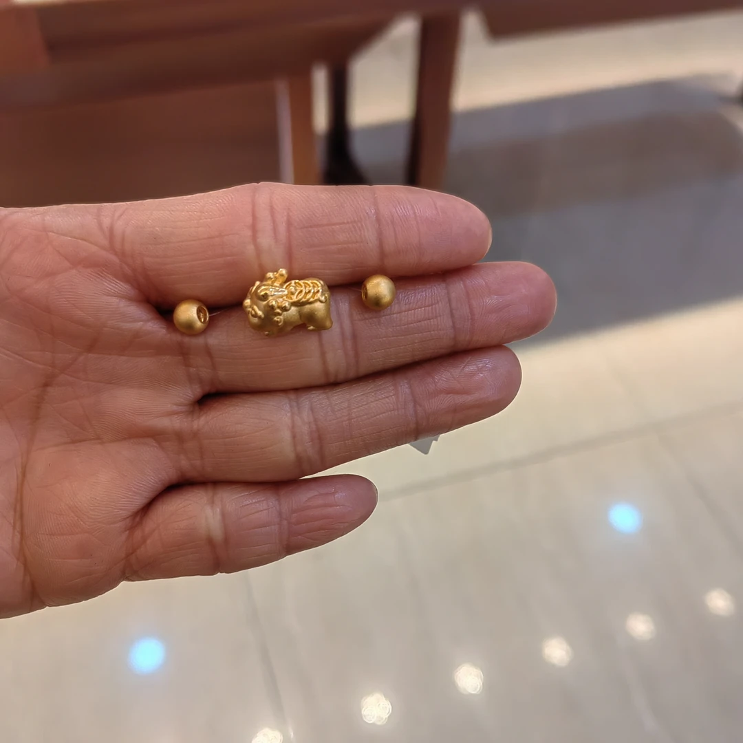 六桂福足金精美时尚吊坠