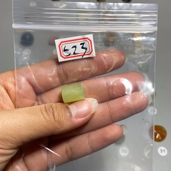 蛇纹石玉颈饰未镶嵌用****6