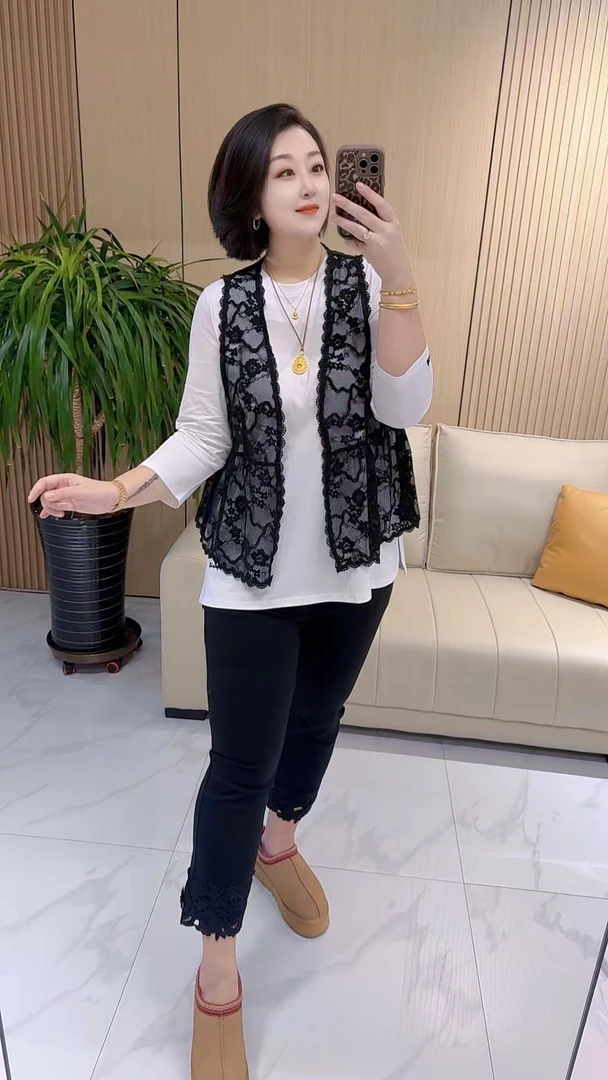 【聪姐推荐】6296欧韩范上衣+蕾丝马甲两件套T桖（衣长73，胸围126）