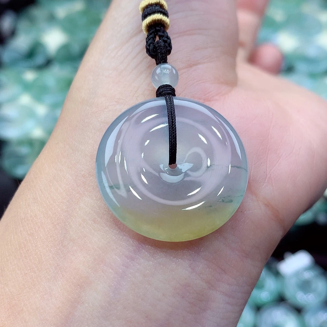 翡翠未镶嵌颈饰编号33。尺寸26-5.7