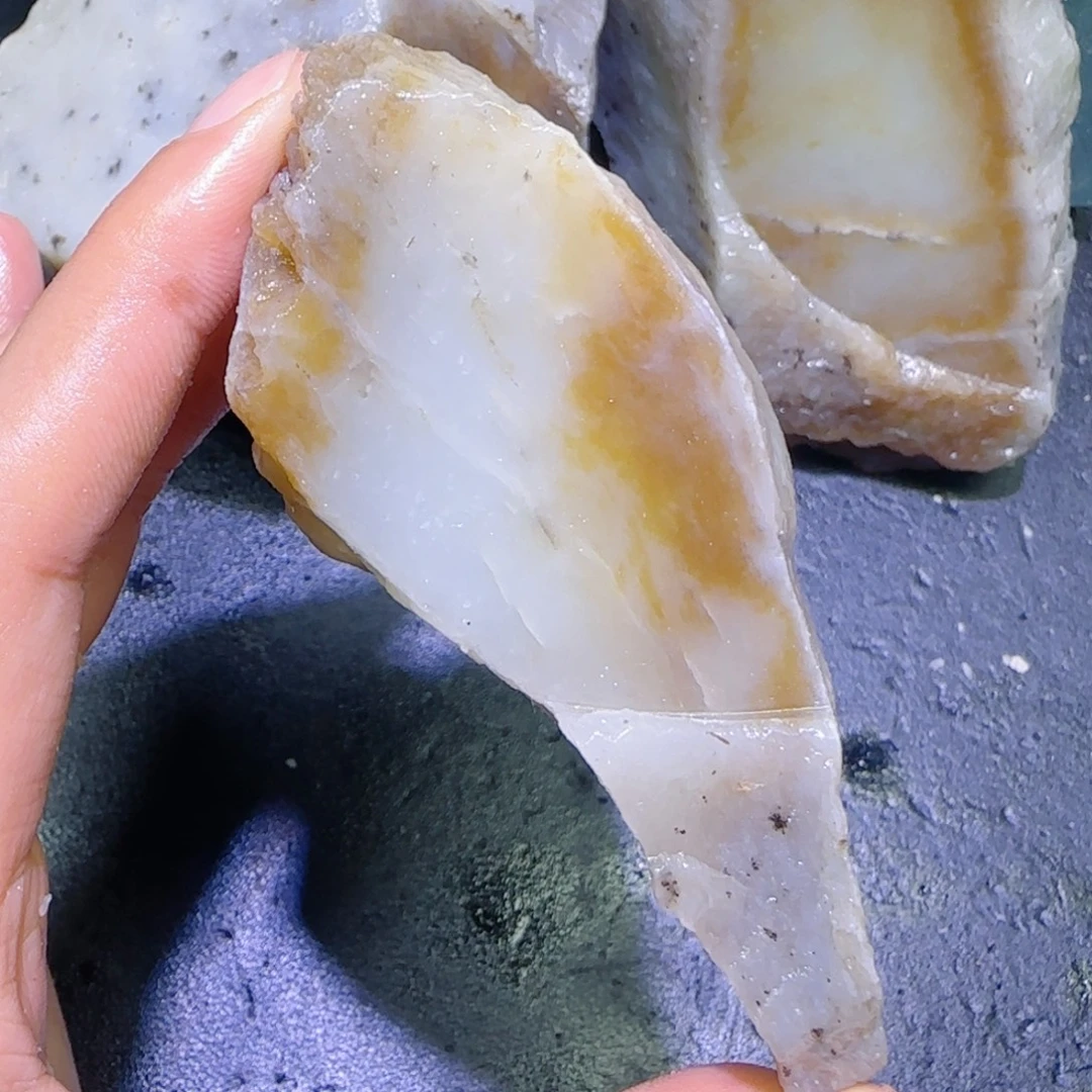 和田玉未镶嵌珠宝半成品