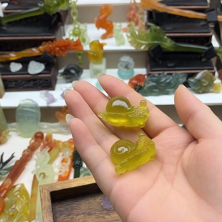 漓***ξ蛇纹石玉未镶嵌岫玉挂坠