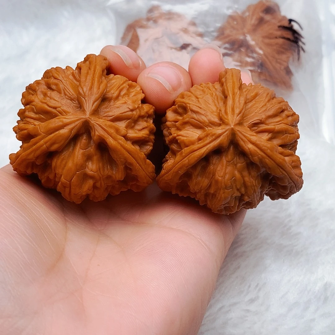 用***3文玩核桃吊坠三棱