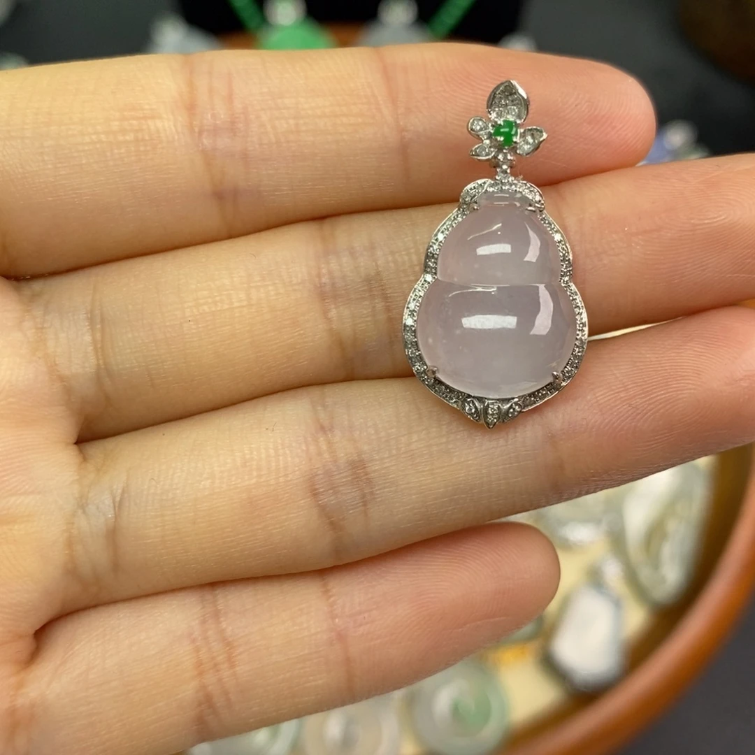 颈饰18K金镶嵌翡翠翡翠