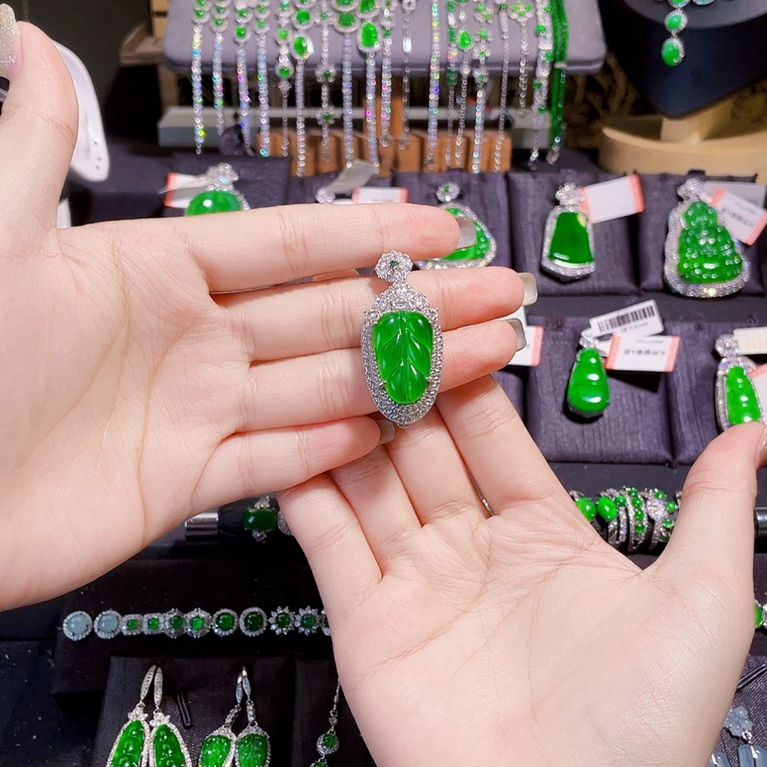 好****翡翠银S925镶嵌颈饰叶子