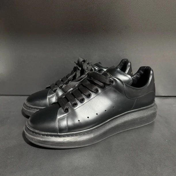 95新 Alexander McQueen/亚历山大·麦昆 43码/95新 黑色经典低帮