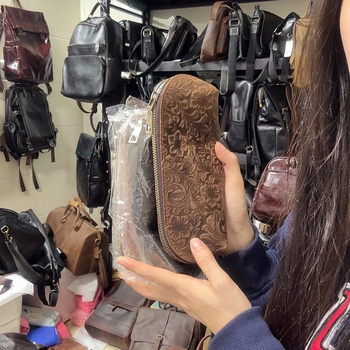 2个随机笔套眼镜盒