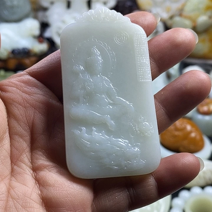 和田玉未镶嵌把件