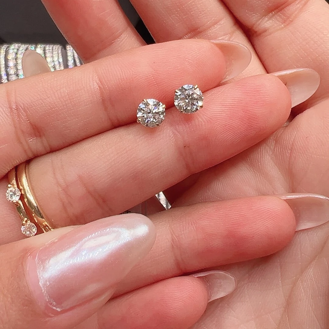 颈饰18K金镶嵌实验室培育钻石