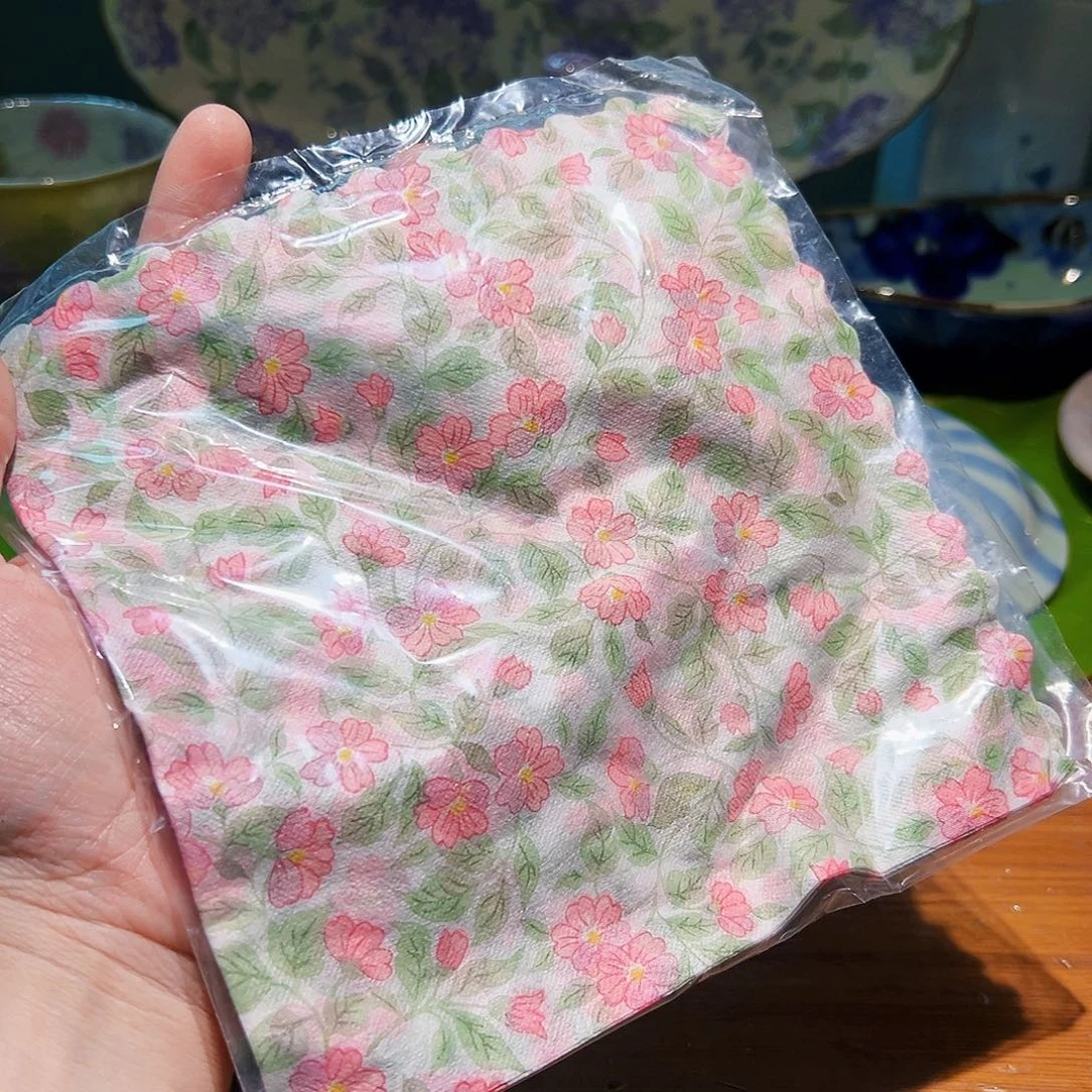 咖啡杯和茶杯是我们学校一