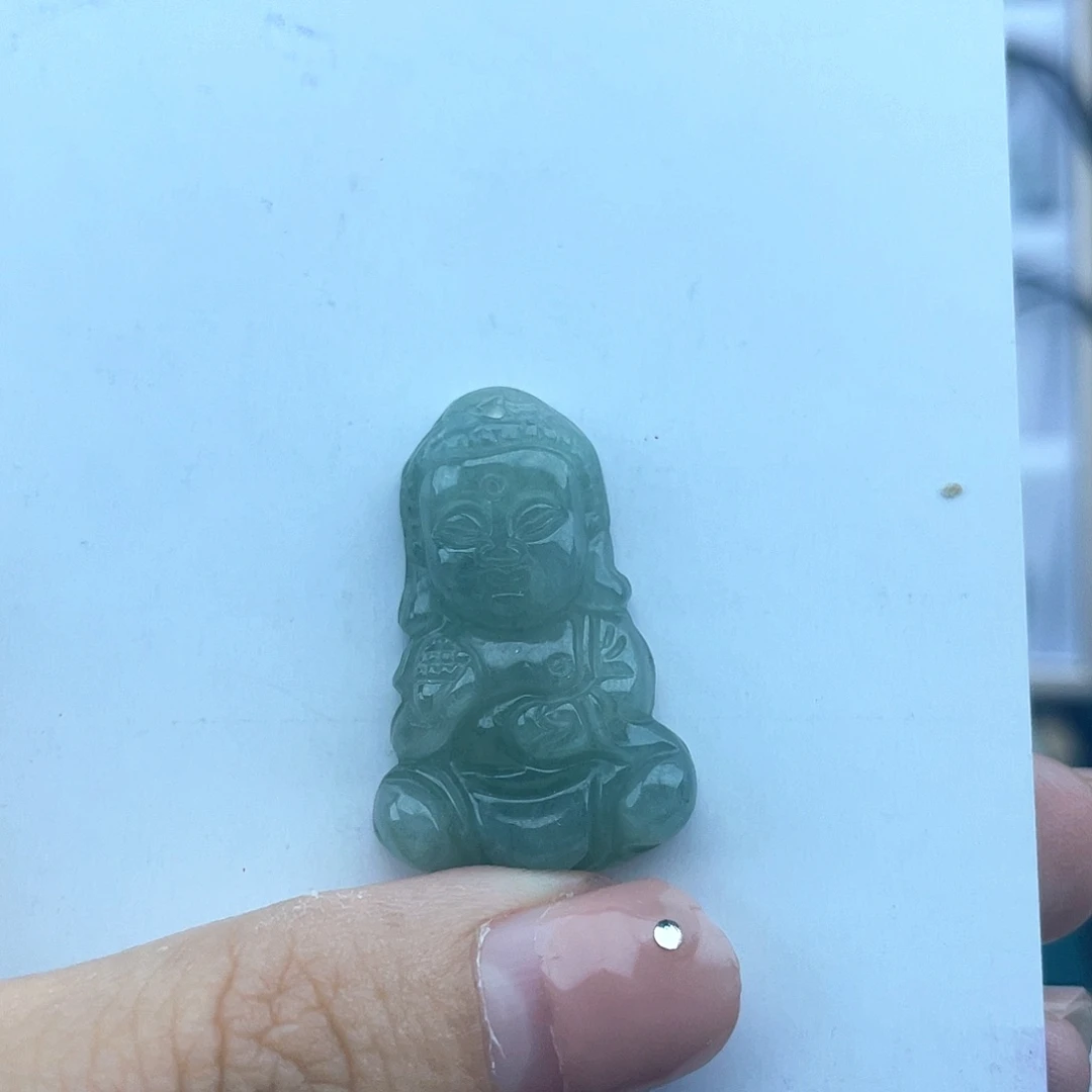 翡翠未镶嵌颈饰佛公