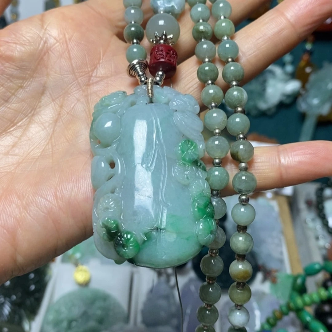 【闪购商品】翡翠吊坠(赠链)未镶嵌