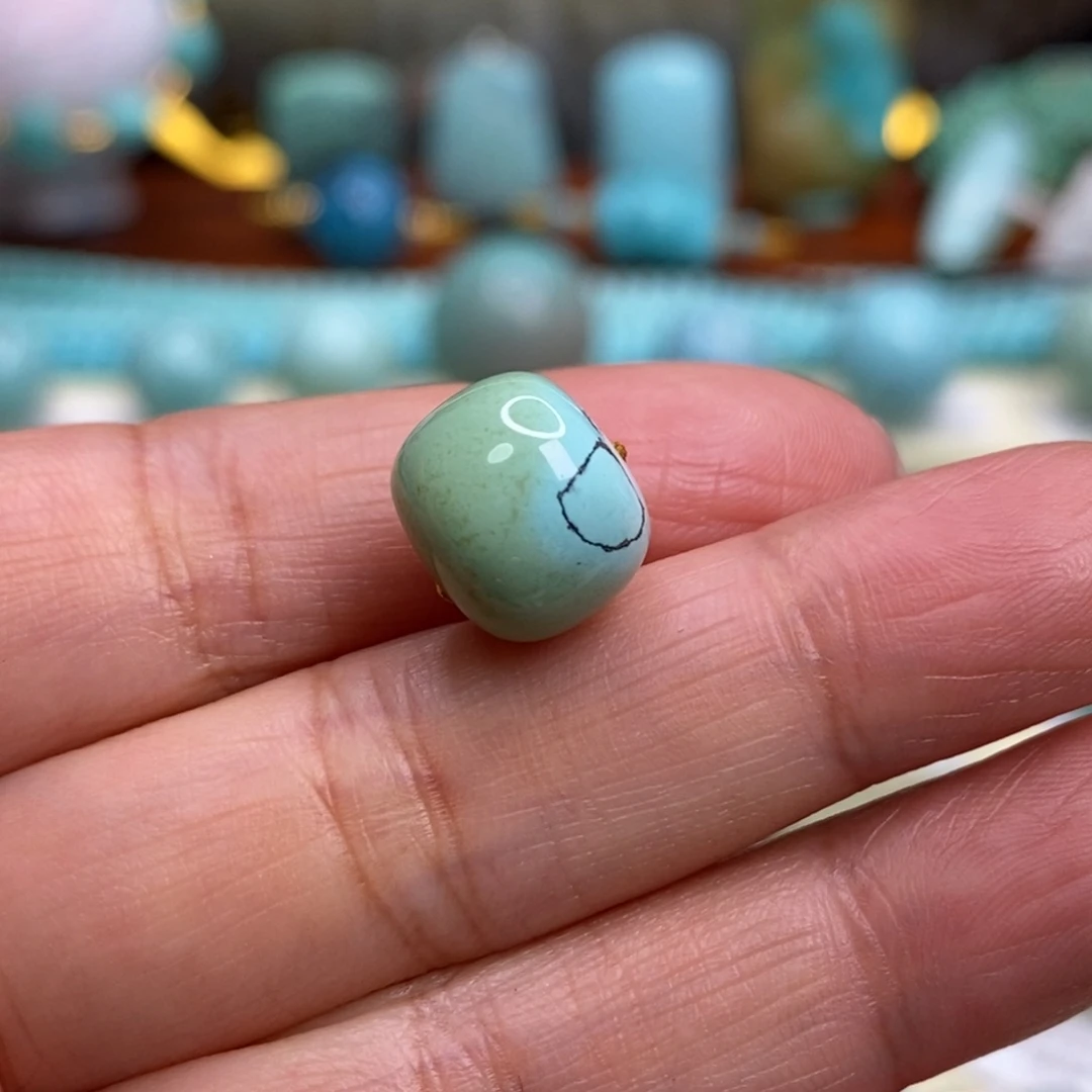 绿松石未镶嵌珠宝奇石11.4×10