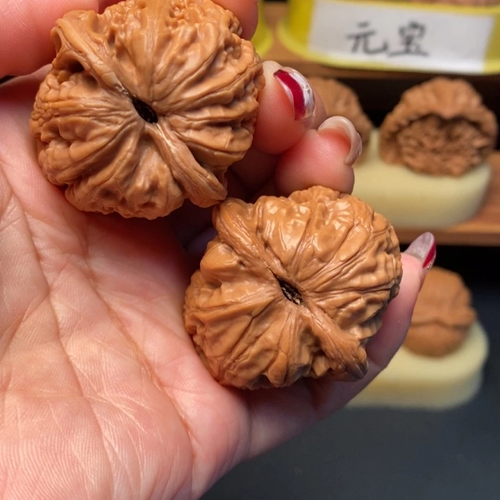 文玩核桃吊坠43元宝