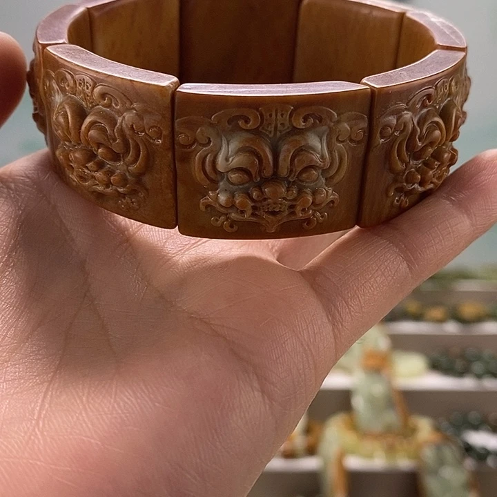 透闪石质玉手牌未镶嵌