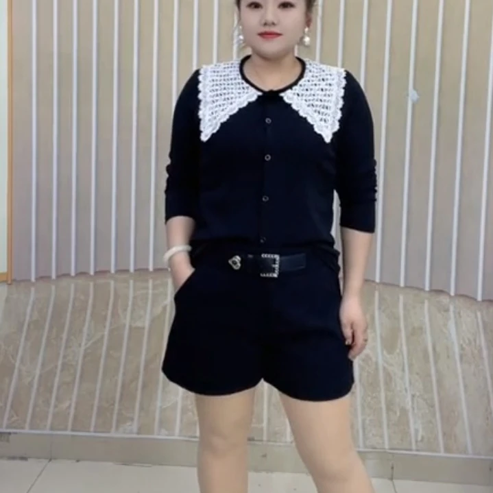 大码胖mm韩系宽松显瘦娃娃领长袖甜美减龄蕾丝上衣百搭时尚简约