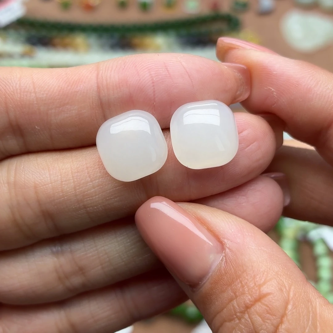 靖****和田玉银S925镶嵌耳饰