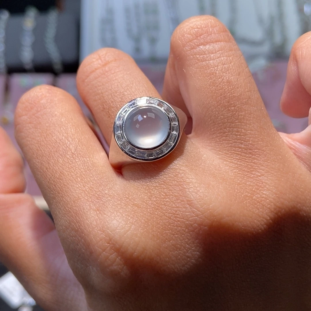 翡翠18K金镶嵌戒指纯天然缅甸翡翠A货戒指