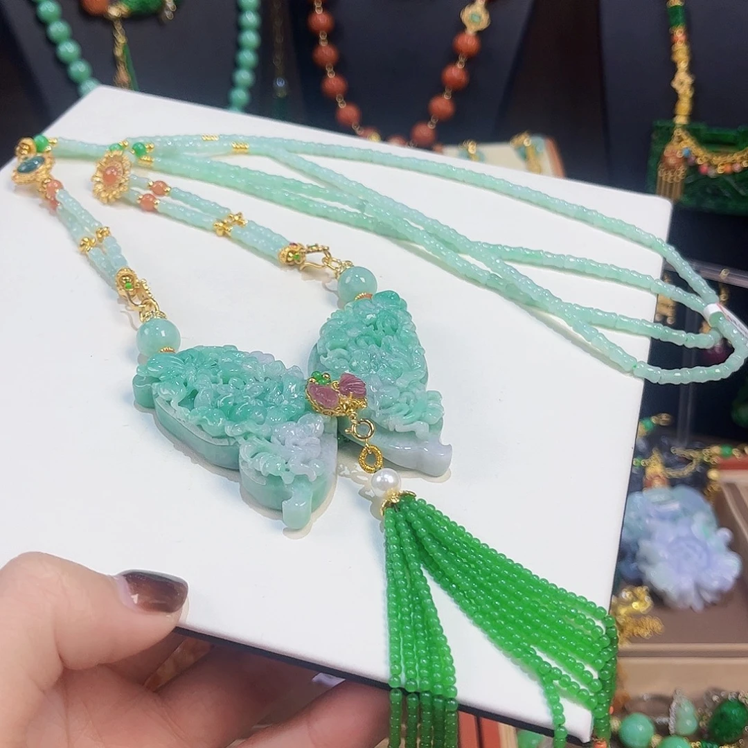 翡翠未镶嵌颈饰蝶恋花灵动蝴碟毛衣链