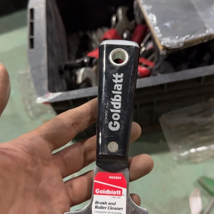 清理毛刷的工具一个